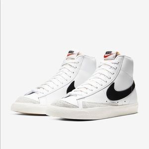 NIKE BLAZER MID '77 VINTAGE SNEAKERS